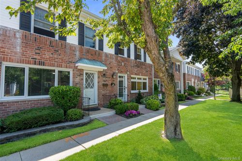 32-3000 Stevens St, Oceanside, NY, 11572-2039 | Card Image