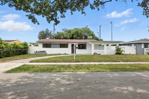 6424 Pierce St, Hollywood, FL, 33024-7746 | Card Image