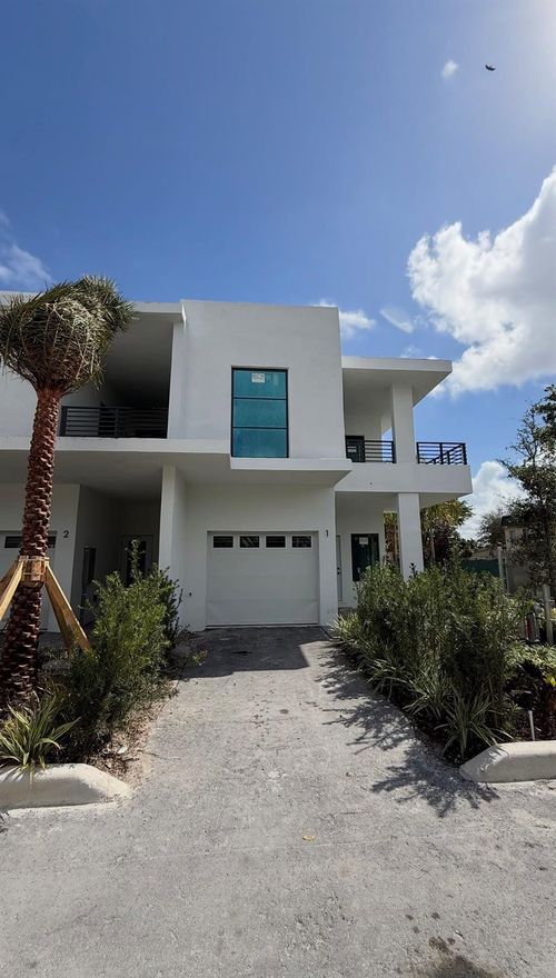 2-2511 Pierce St, Hollywood, FL, 33020-4173 | Card Image