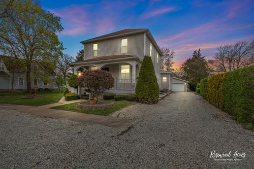 118 N Hartwell St, Gilman, IL, 60938-1429 | Card Image