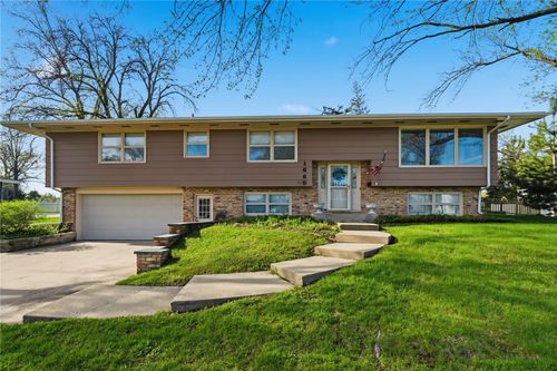 1665 25th Ave, Marion, IA, 52302 | Card Image