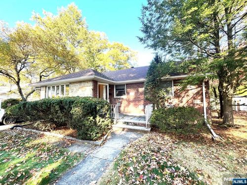 14 Oaklynn Pl, Glen Rock, NJ, 07452-2823 | Card Image