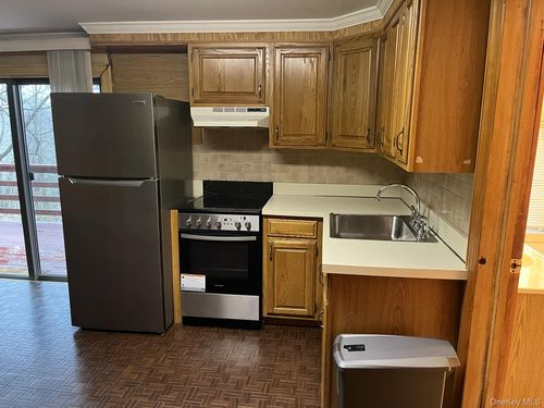 85 Paulding Dr, Chappaqua, NY, 10514-2818 | Card Image