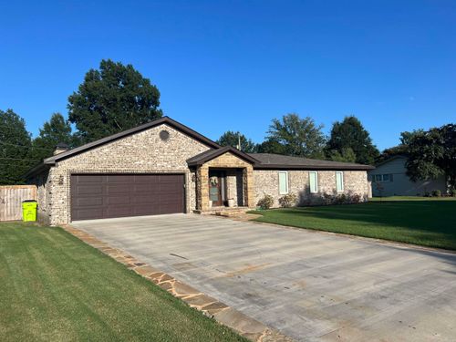 2119 Coker Hampton Dr, Stuttgart, AR, 72160-6428 | Card Image