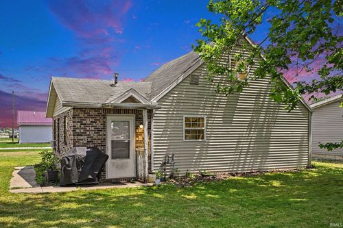 501 S Summit St, Nappanee, IN, 46550-2728 | Card Image