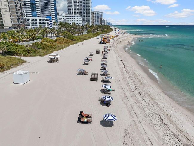 APT-1015 - 6039 Collins Ave, Condo with 1 bedrooms, 2 bathrooms and null parking in Miami Beach FL | Image 49