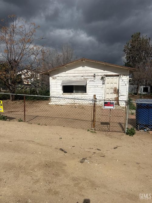 1016 Buena Vista Street, Taft, CA, 93268 | Card Image