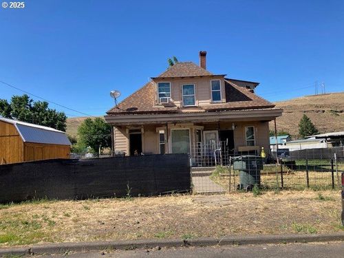 1103 Se Alexander Pl, Pendleton, OR, 97801-2429 | Card Image