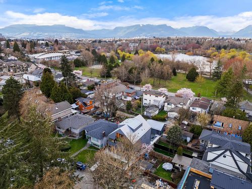 2-2091 E 20th Avenue, Vancouver, BC, V5N2L1 | Card Image