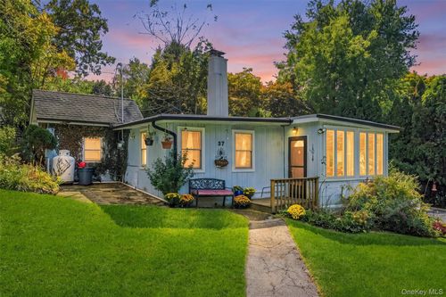 37 Woodstock Rd, Carmel, NY, 10512-6658 | Card Image