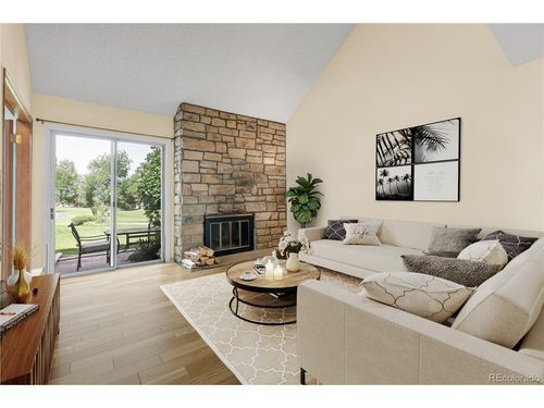 2063 S Worchester Way, Aurora, CO, 80014-4309 | Card Image