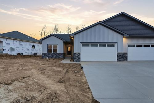 675 Maclan Ct, Iowa City, IA, 52246-6006 | Card Image