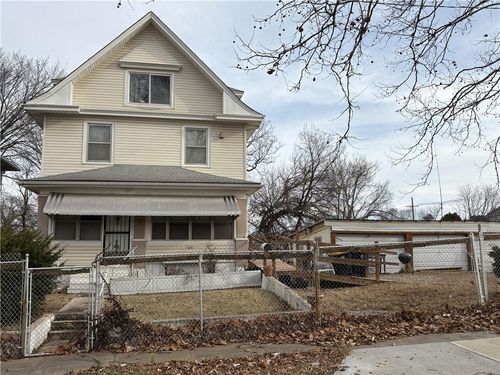 3041 Park Ave, Kansas City, MO, 64109-2165 | Card Image