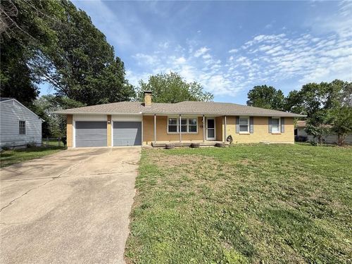 7413 Hedges Ave, Raytown, MO, 64133-6733 | Card Image