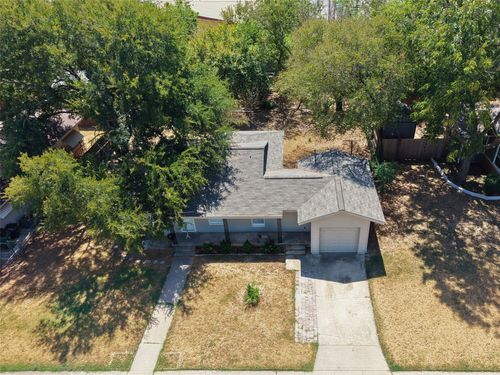 424 E Ellen Ave, Hurst, TX, 76053-8003 | Card Image