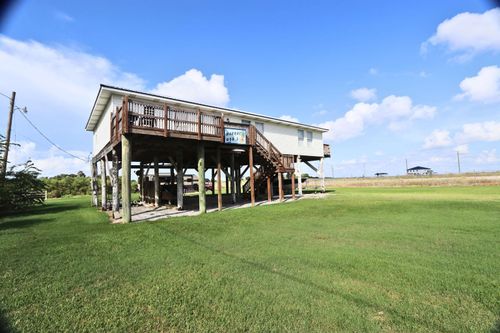 229 Minnich Ln, Grand Isle, LA, 70358-1802 | Card Image