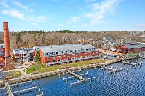 217-45 Main St, Wareham, MA, 02571-2170 | Card Image