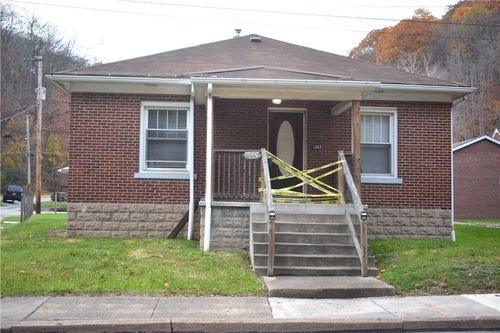 1062 Wall Ave, Pitcairn, PA, 15140-1032 | Card Image