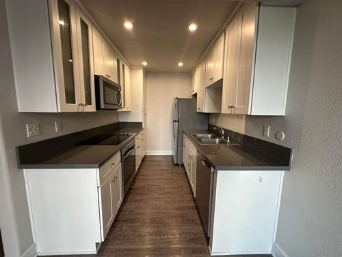 unit-b-8548 Via Mallorca, La Jolla, CA, 92037-2524 | Card Image