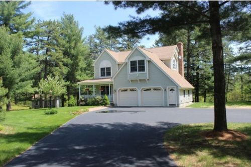 21 Logan Way, West Ossipee, NH, 03890-2100 | Card Image