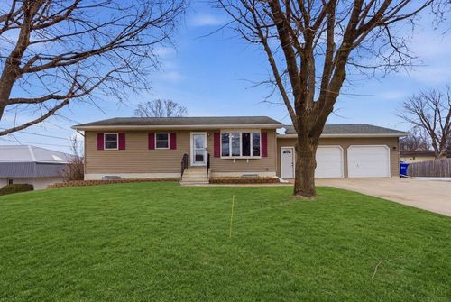 712 13th St Ne, Independence, IA, 50644-1027 | Card Image