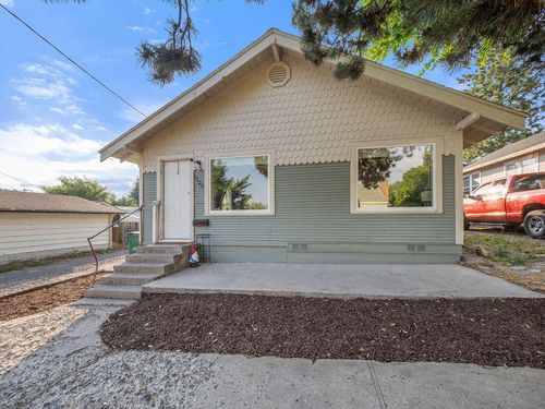 1125 Grant St, Klamath Falls, OR, 97601-2547 | Card Image