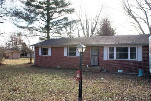 153 E Larry Ln, Scottsburg, IN, 47170-6773 | Card Image