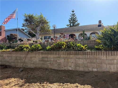 749 Woodland Dr, Los Osos, CA, 93402-3819 | Card Image