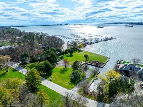 800 Lasalle Park Rd, Burlington, ON, L7T4G9 | Card Image