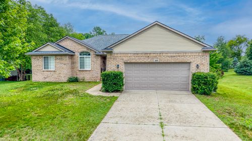 2059 Pinebrook Meadow Ct, Howell, MI, 48843-8473 | Card Image