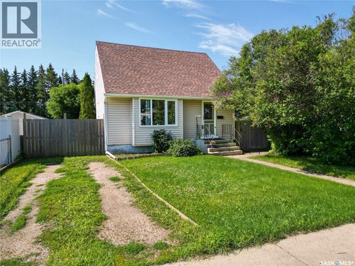 931 4th St E, Prince Albert, SK, S6V0K8 | Card Image