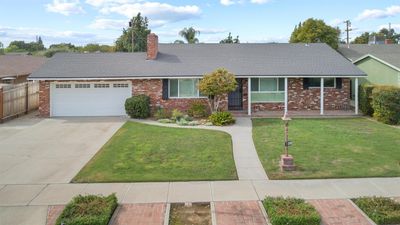 739 N Newton Dr, House other with 3 bedrooms, 0 bathrooms and null parking in Dinuba CA | Image 3