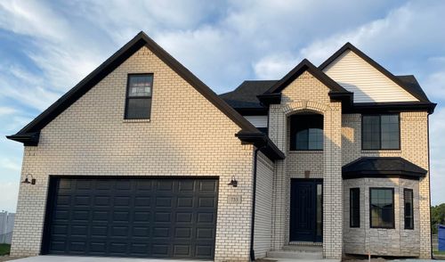 10-733 Britt Cir, Dundee, MI, 48131-1382 | Card Image