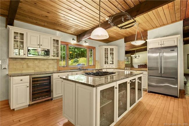 Kitchen Island | Image 16