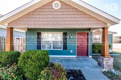 4537 W Pecan St, Fayetteville, AR, 72704-7910 | Card Image