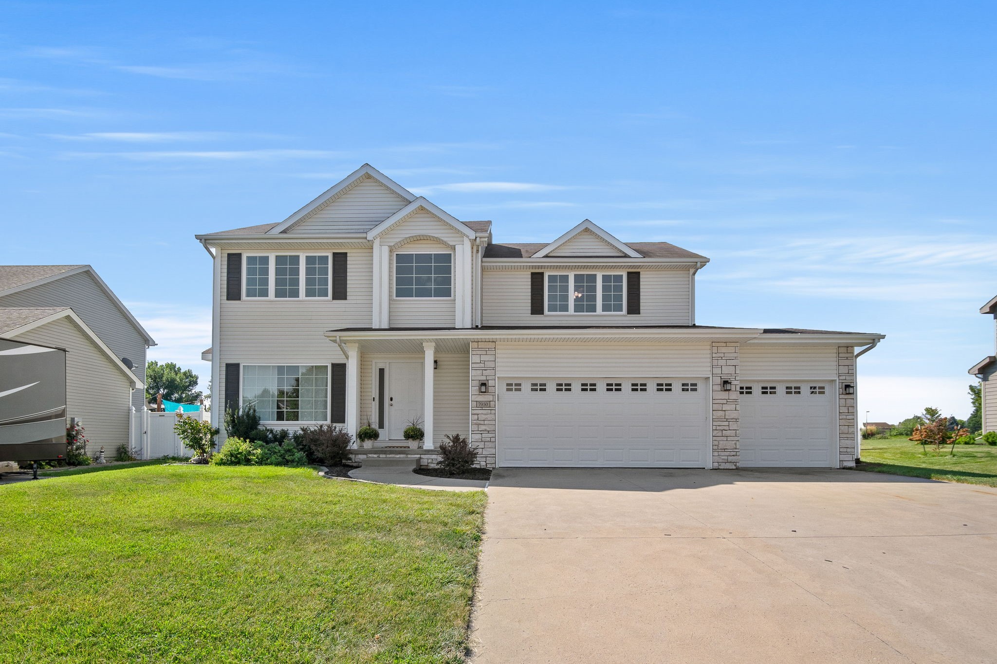 Cody Dr, West Des Moines, IA 50266