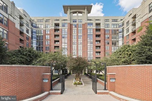 apt-735-1021 N Garfield St, ARLINGTON, VA, 22201-2579 | Card Image