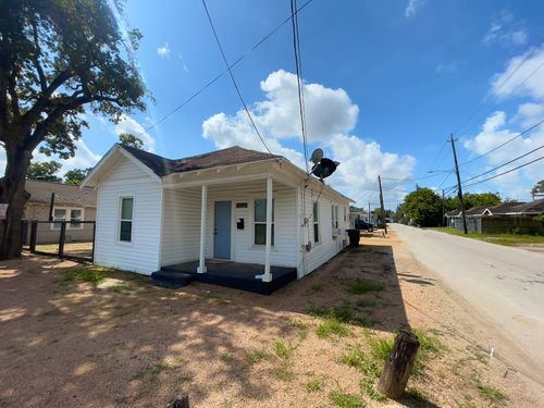 3200 Kentucky St, Houston, TX, 77026-6231 | Card Image