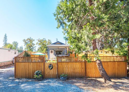 298 Tavis Dr, Merlin, OR, 97532-8827 | Card Image