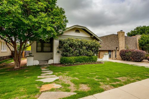 3908 Clarke Ave, Fort Worth, TX, 76107-2640 | Card Image