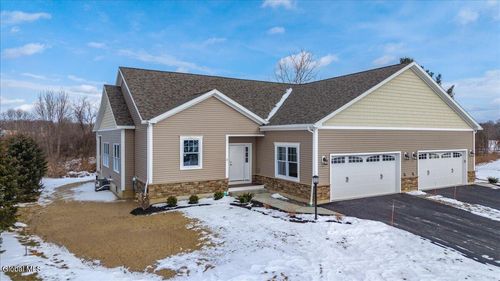 3 Elena Court, Halfmoon, NY, 12118 | Card Image