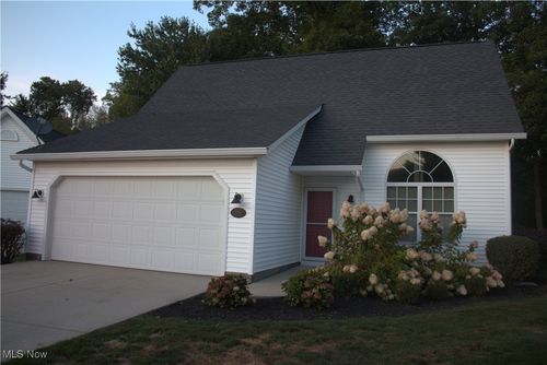 123 Woodbine Oval, Madison, OH, 44057-3196 | Card Image