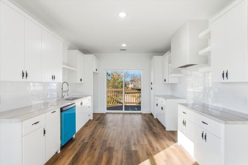 214 S Y St, La Porte, TX, 77571-6659 | Card Image