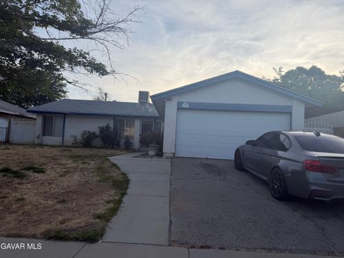 42949 W 38th Street, Lancaster, CA, 93536 | Card Image