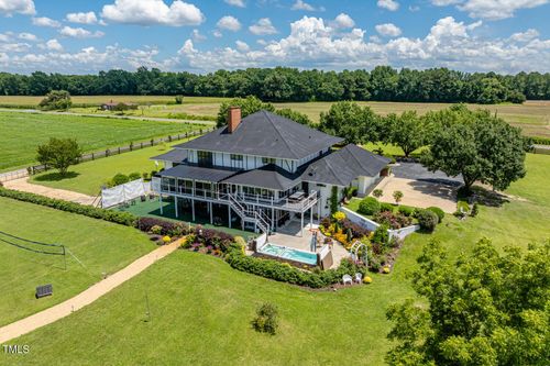 410 E Barefoot Rd, Newton Grove, NC, 28366-7833 | Card Image