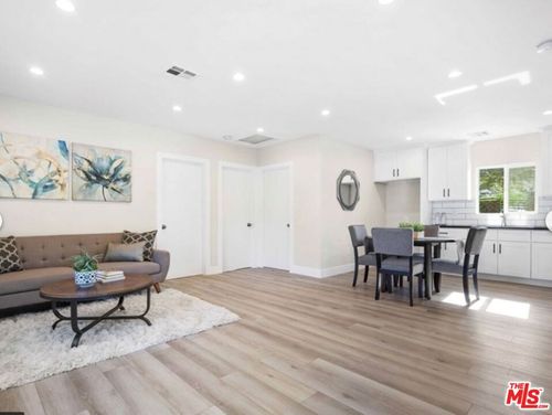 6651 Aldea Ave, Lake Balboa, CA, 91406-5433 | Card Image