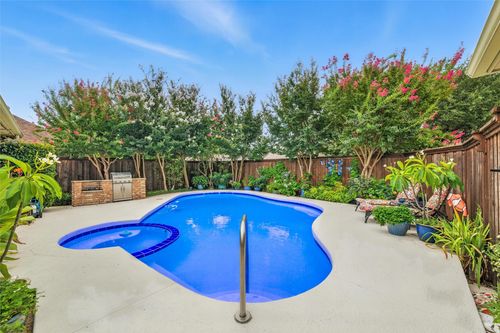 6132 Yellow Rock Trl, Dallas, TX, 75248-4942 | Card Image