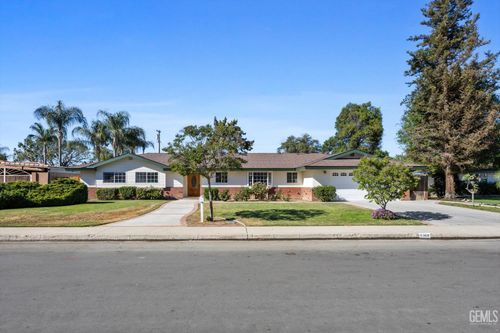 6300 Carter Ave, Bakersfield, CA, 93308-2855 | Card Image