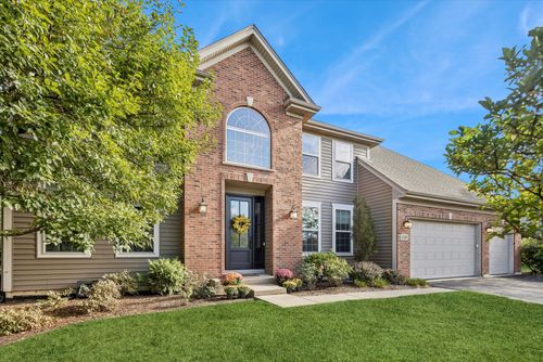 1581 Grouse Way, Crystal Lake, IL, 60014-2977 | Card Image