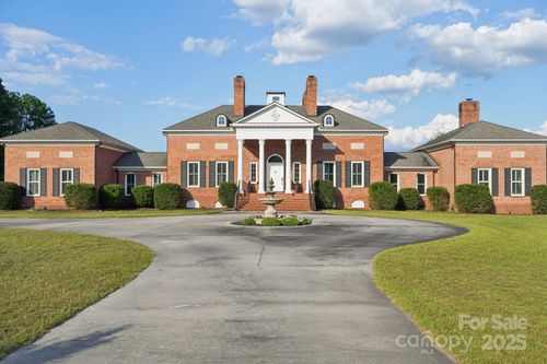 504 Mcdougal Cir, Cheraw, SC, 29520-5942 | Card Image